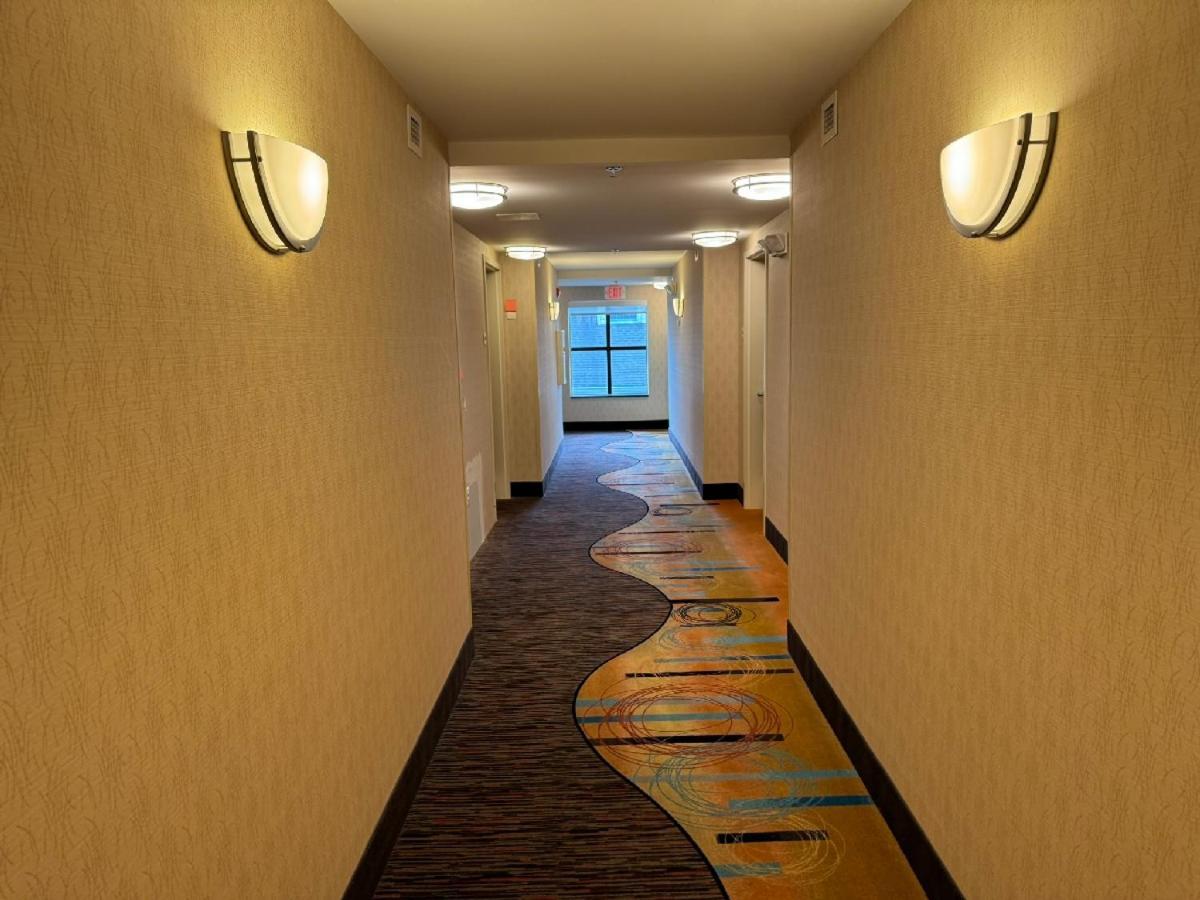 Comfort Inn & Suites Лексингтън Парк Екстериор снимка