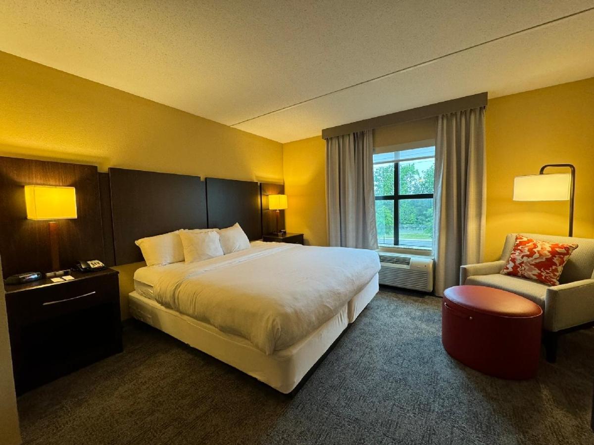 Comfort Inn & Suites Лексингтън Парк Екстериор снимка