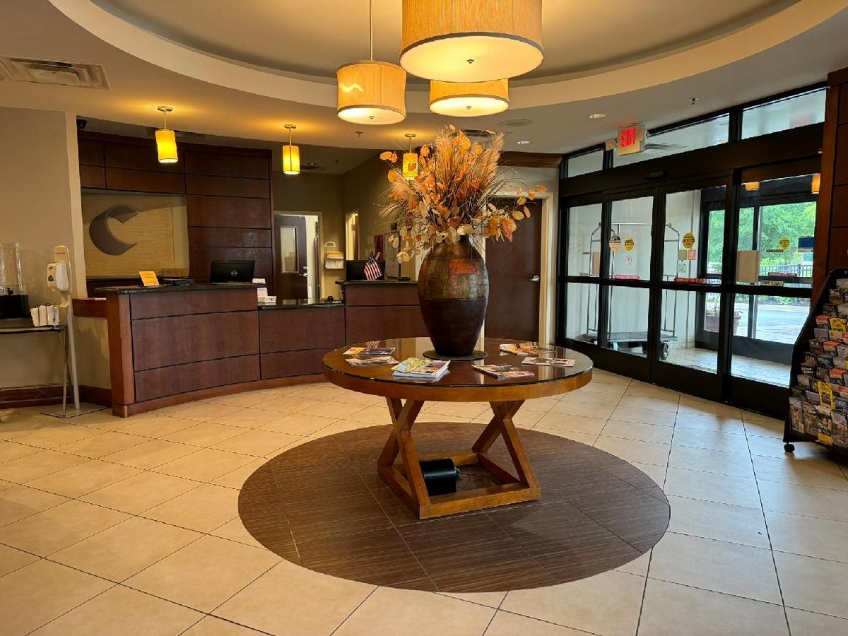 Comfort Inn & Suites Лексингтън Парк Екстериор снимка