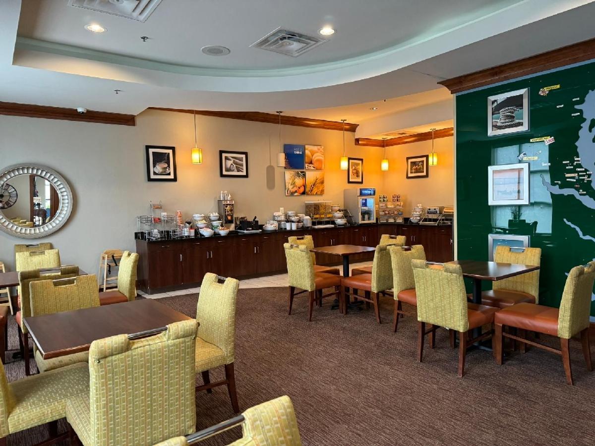 Comfort Inn & Suites Лексингтън Парк Екстериор снимка