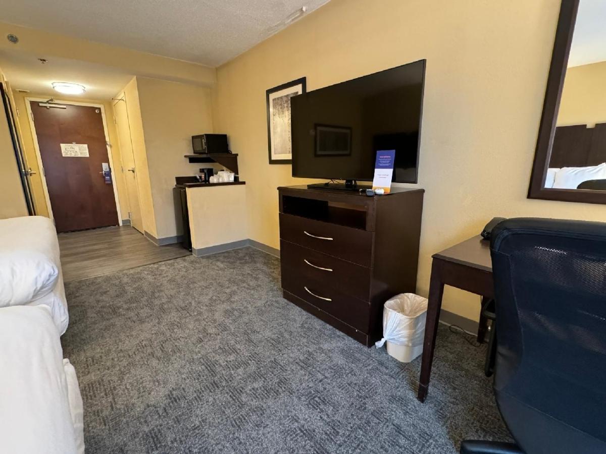 Comfort Inn & Suites Лексингтън Парк Екстериор снимка
