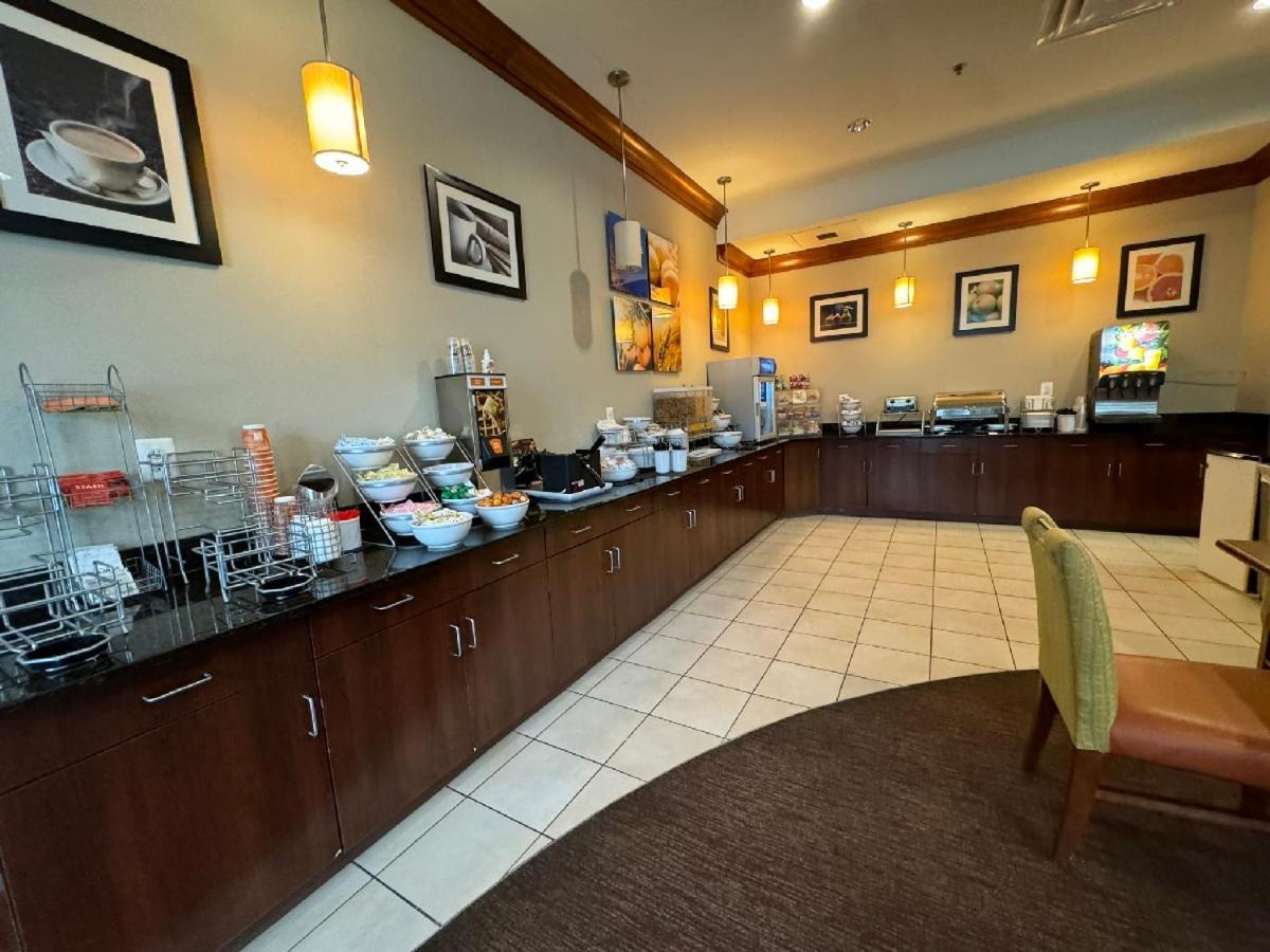 Comfort Inn & Suites Лексингтън Парк Екстериор снимка