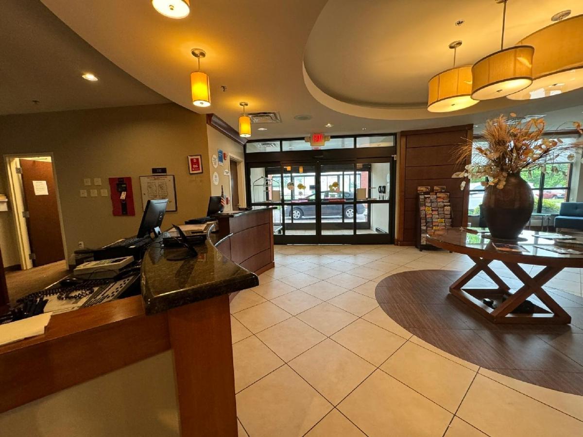 Comfort Inn & Suites Лексингтън Парк Екстериор снимка