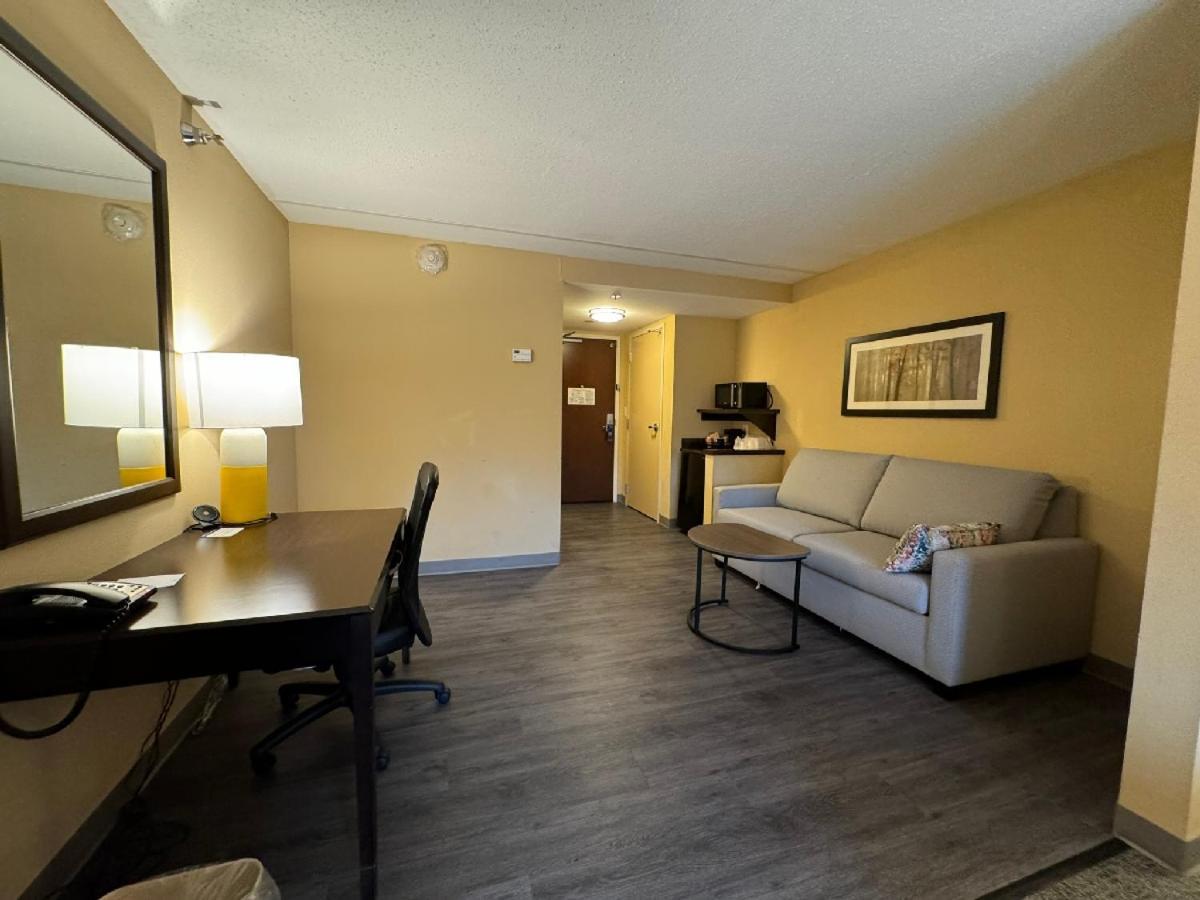 Comfort Inn & Suites Лексингтън Парк Екстериор снимка