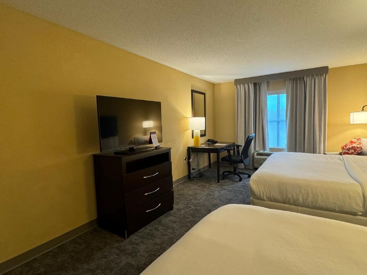 Comfort Inn & Suites Лексингтън Парк Екстериор снимка