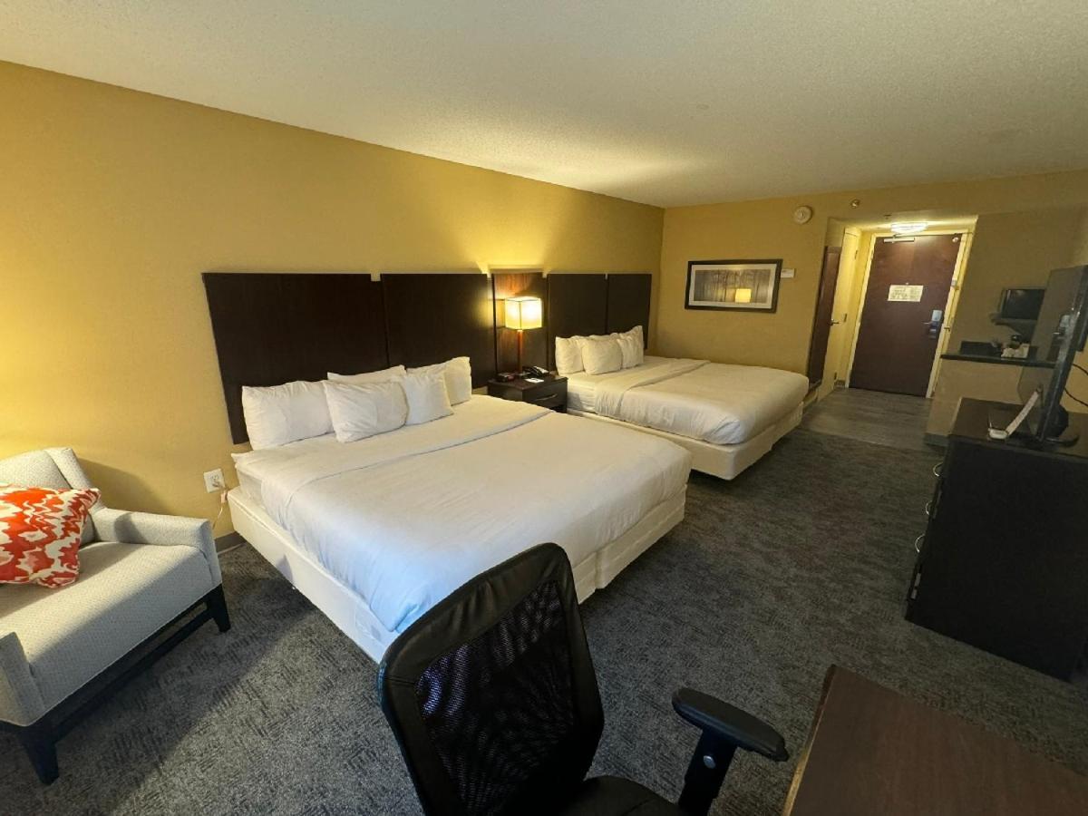Comfort Inn & Suites Лексингтън Парк Екстериор снимка