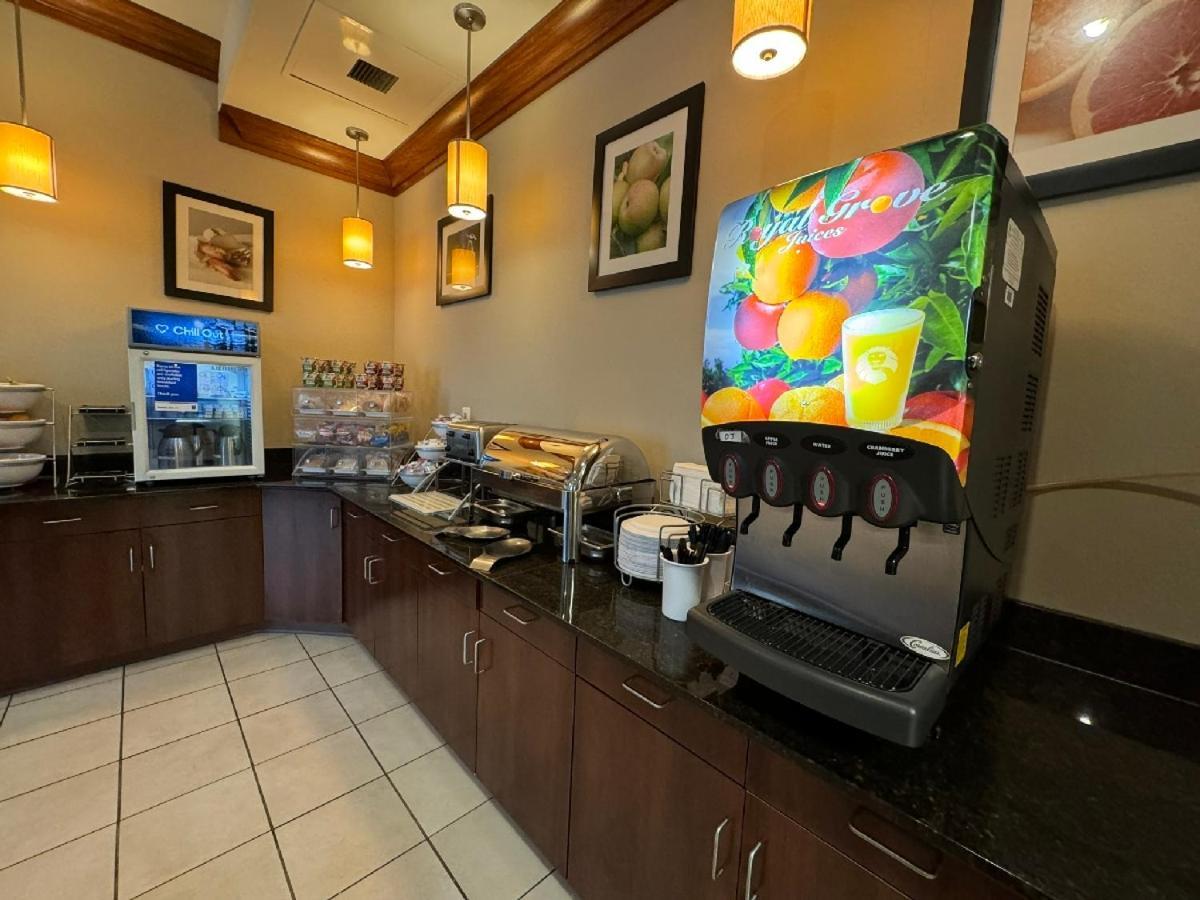 Comfort Inn & Suites Лексингтън Парк Екстериор снимка