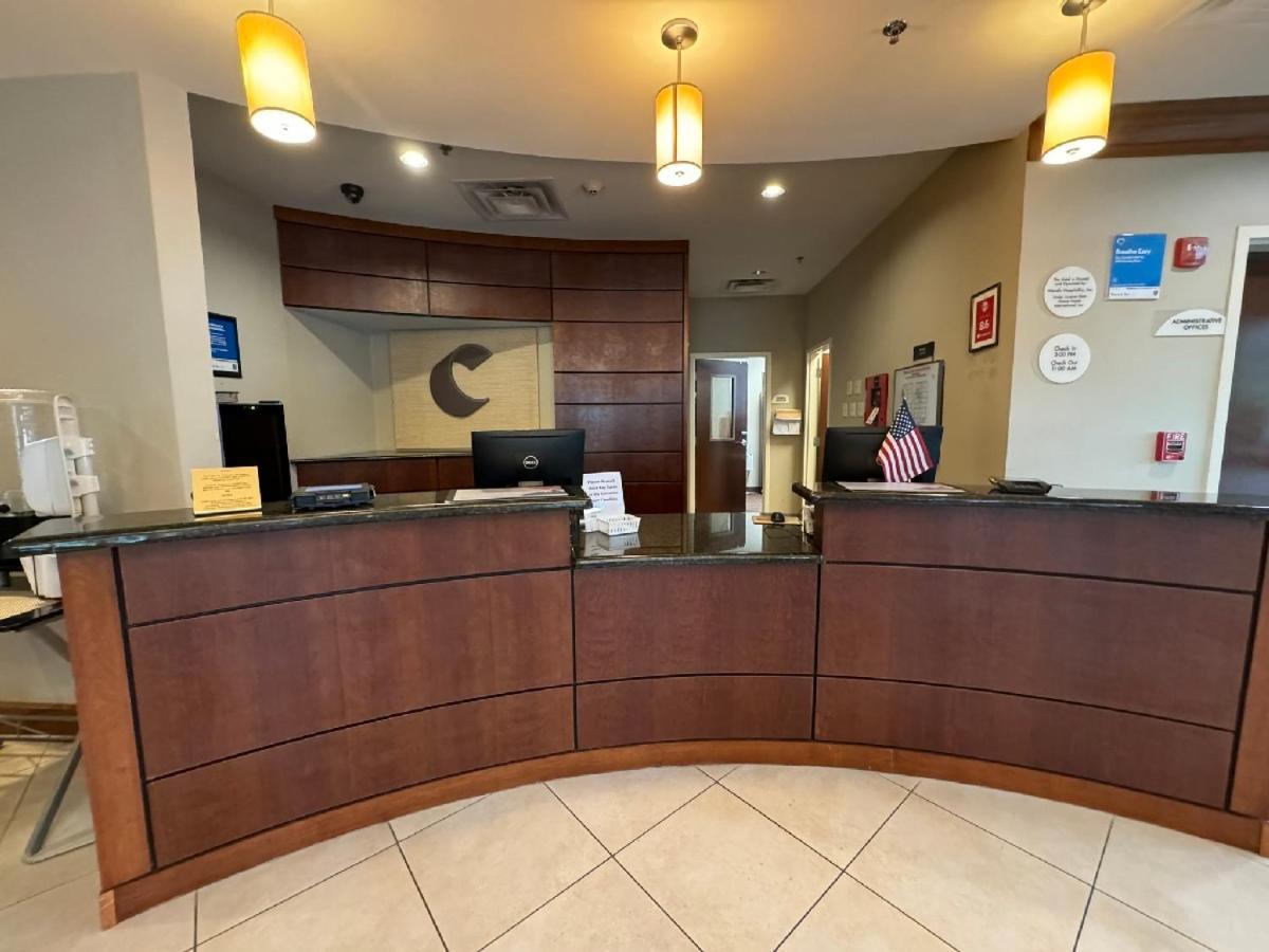 Comfort Inn & Suites Лексингтън Парк Екстериор снимка