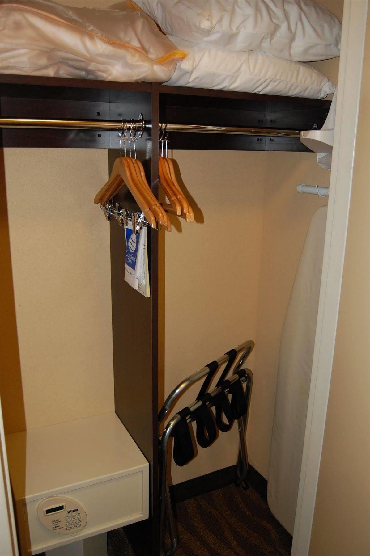 Comfort Inn & Suites Лексингтън Парк Екстериор снимка