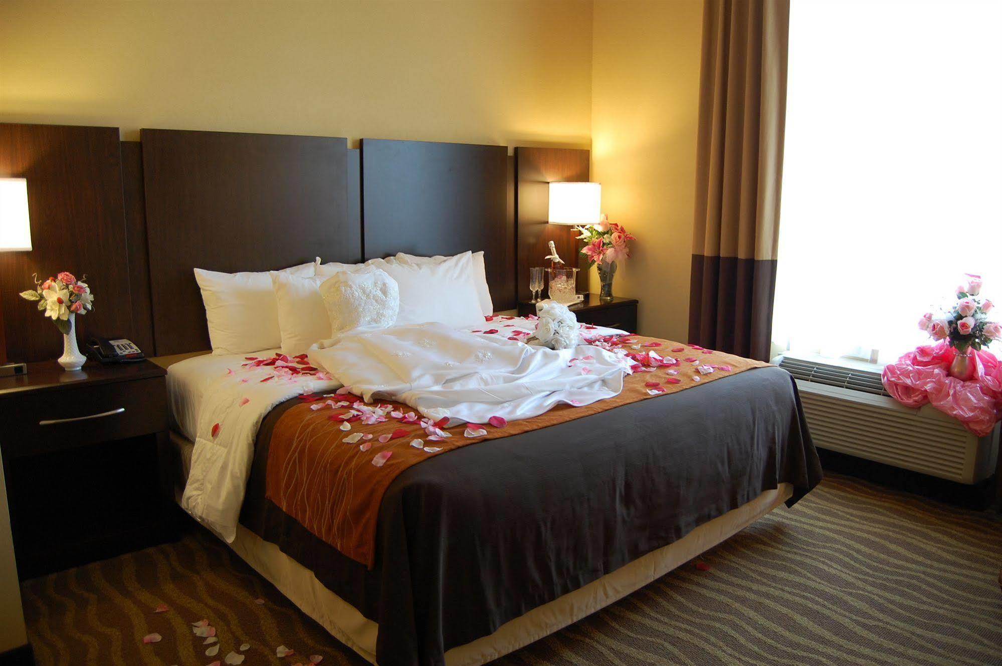 Comfort Inn & Suites Лексингтън Парк Екстериор снимка